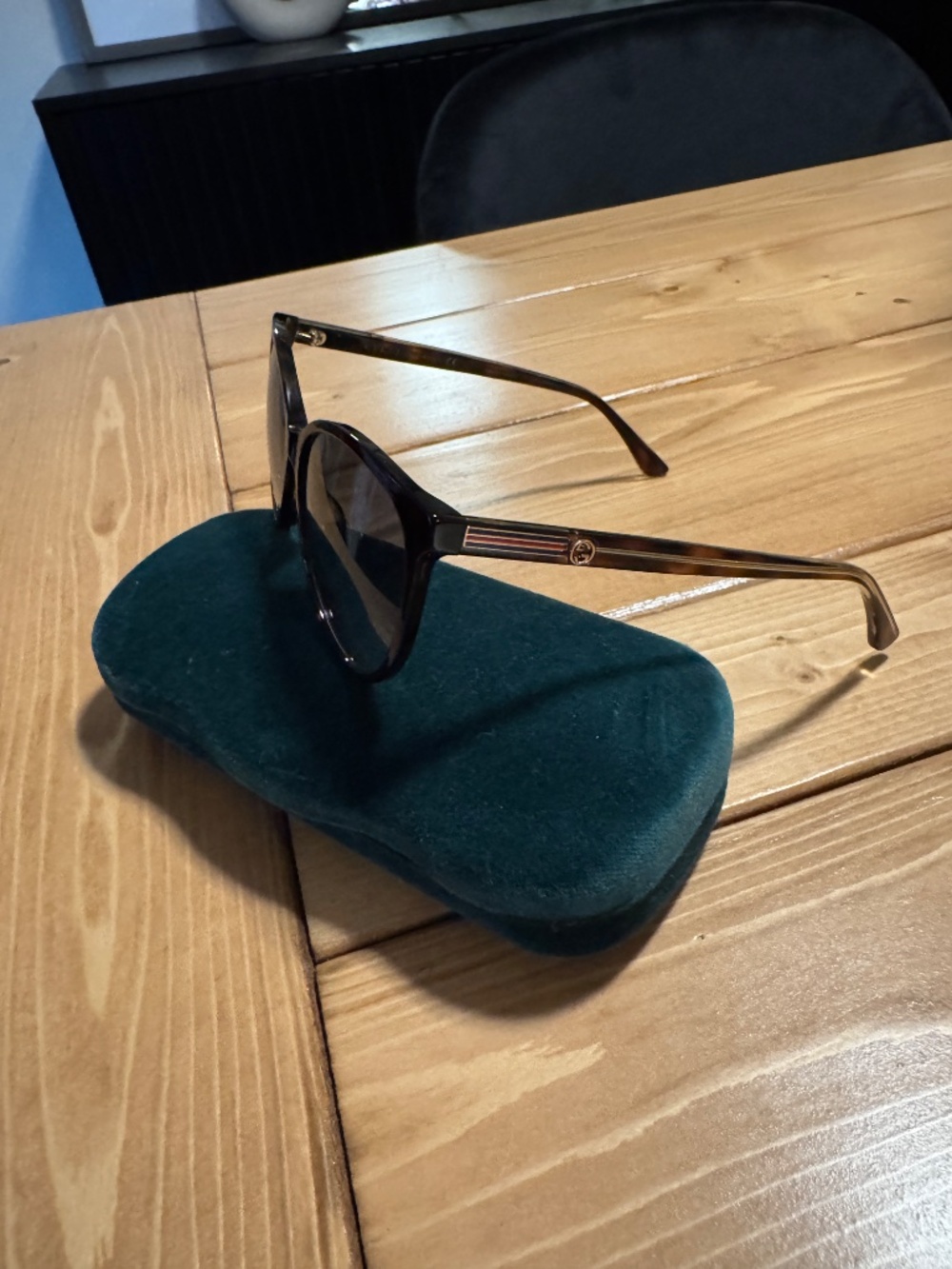 Authentic GUCCI sunglasses - Picture 3 of 6